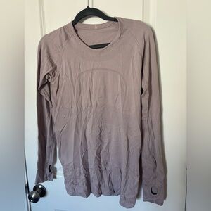 EUC Lululemon Grey/Light Mauve Long Sleeve Athletic Top with Thumb Holes